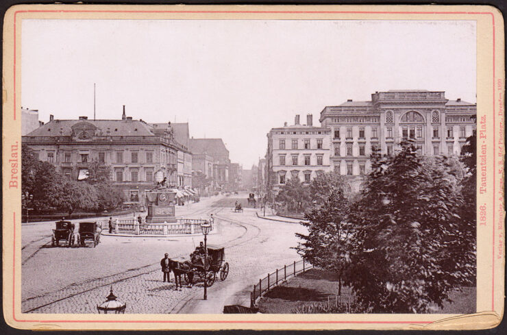 BRESLAU (WROCŁAW) - TAUENTZIEN PLATZ 1826 R. - FOTO NA TEKTURCE - 1900 DRESDEN