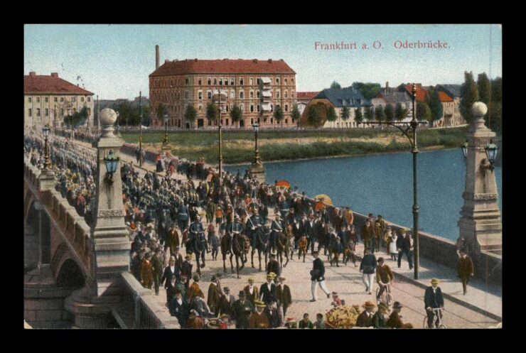 FRANKFURT NAD ODRĄ (SŁUBICE), MOST GRANICZNY, DEFILADA 1912