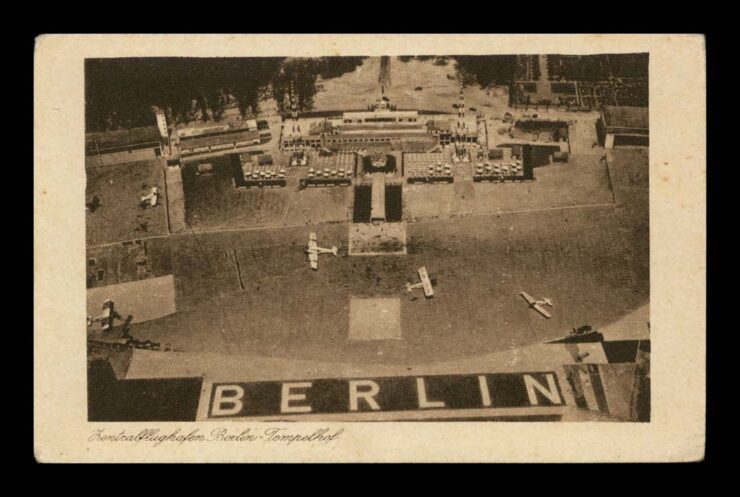 LOTNISKO BERLIN, TEMPELHOF, CENTRALA LOTNICA, Z SAMOLOTU